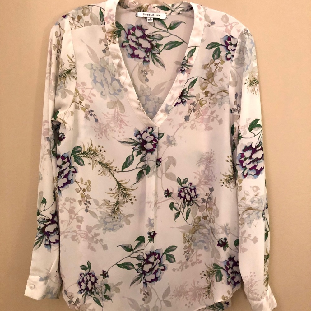 Floral & Feminine Blouse 💐